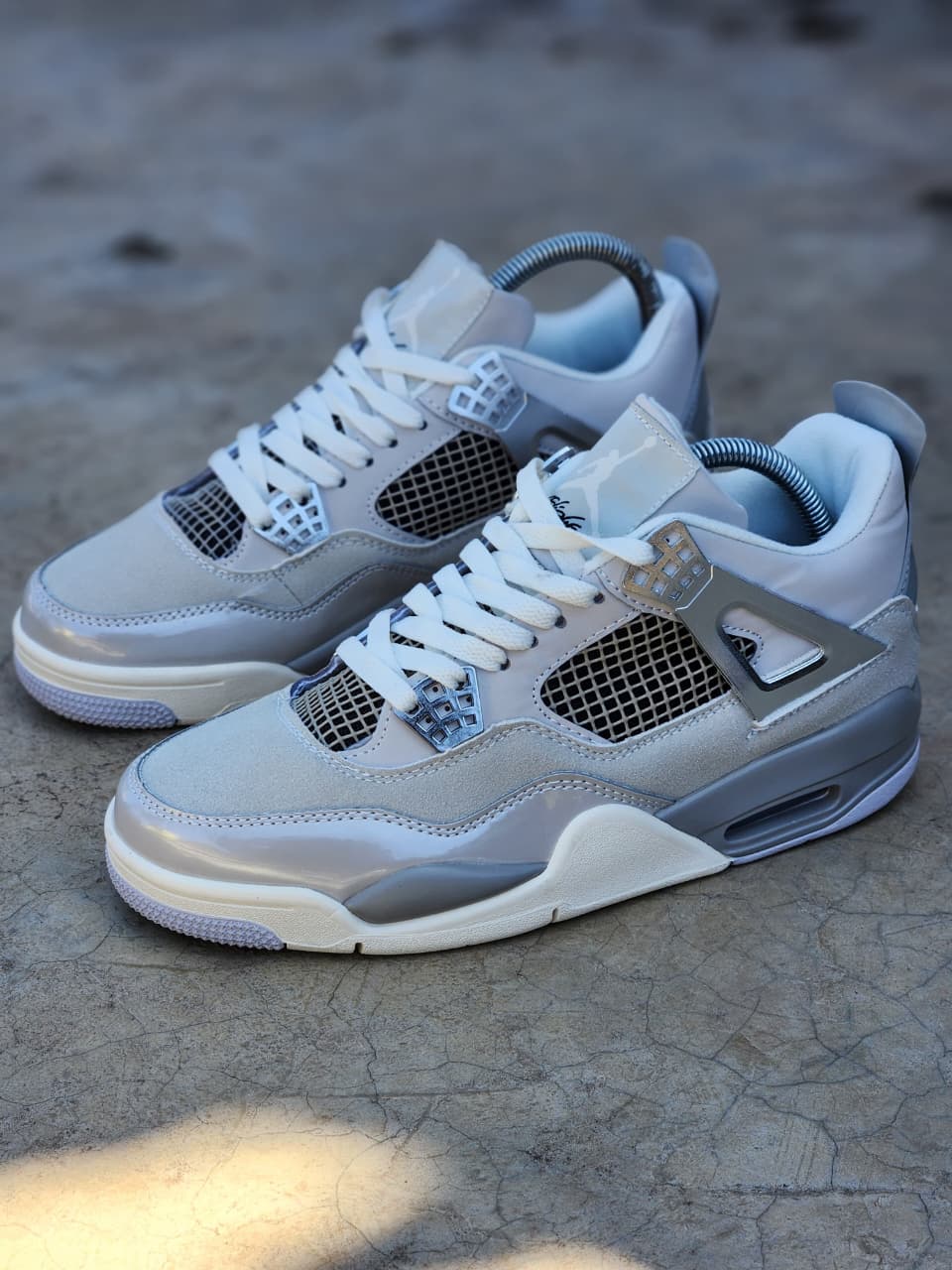 Jordan 4 'Frozen Moments'